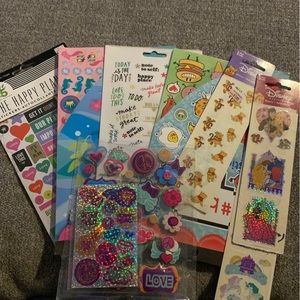 Assorted stickers (B16)